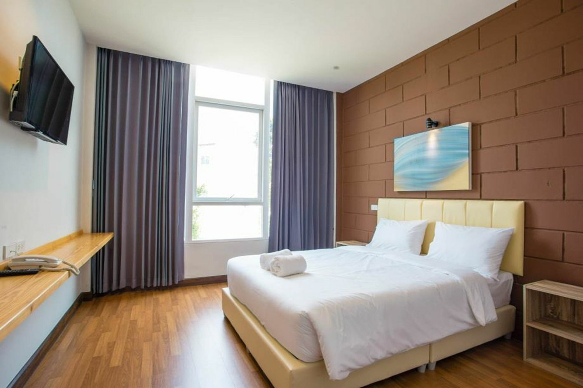 The Zell Hotel Бурирам Екстериор снимка