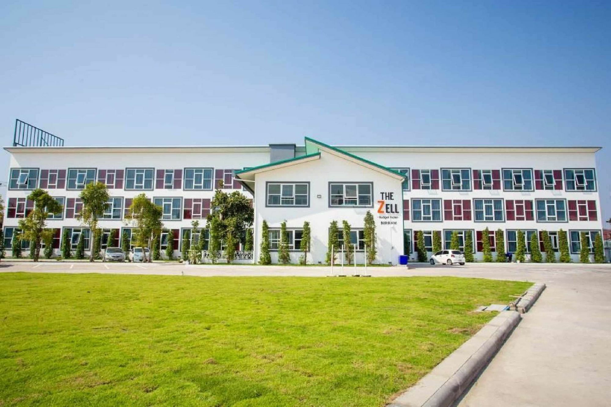 The Zell Hotel Бурирам Екстериор снимка